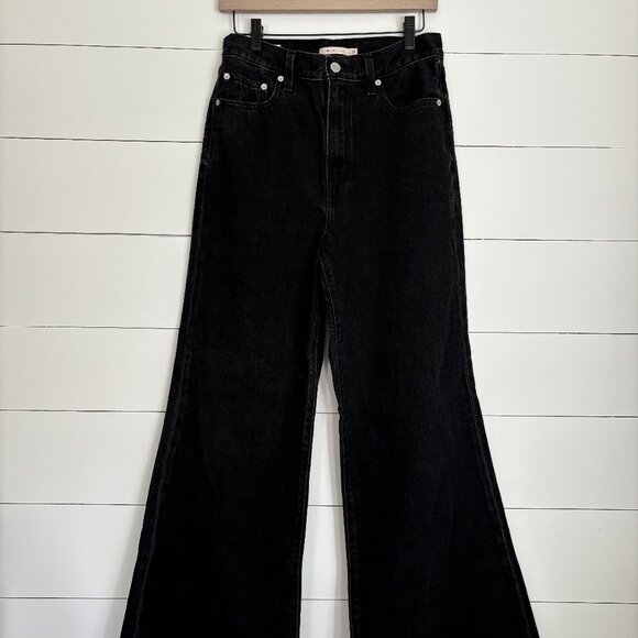 Levi's Denim - Levi Premium High Loose Flare black jean Size 28